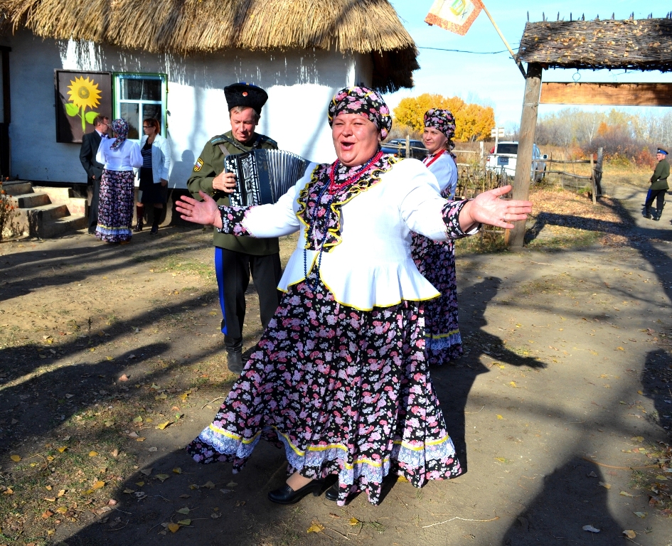 Сценарий казачьего куреня Сценарий казачьего куреня